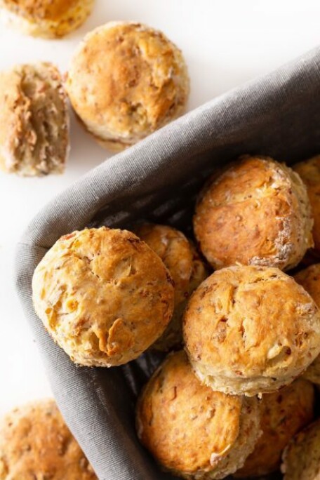 Äedar Peynirli Biscuit