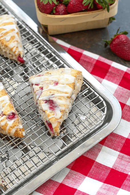 çilekli scone